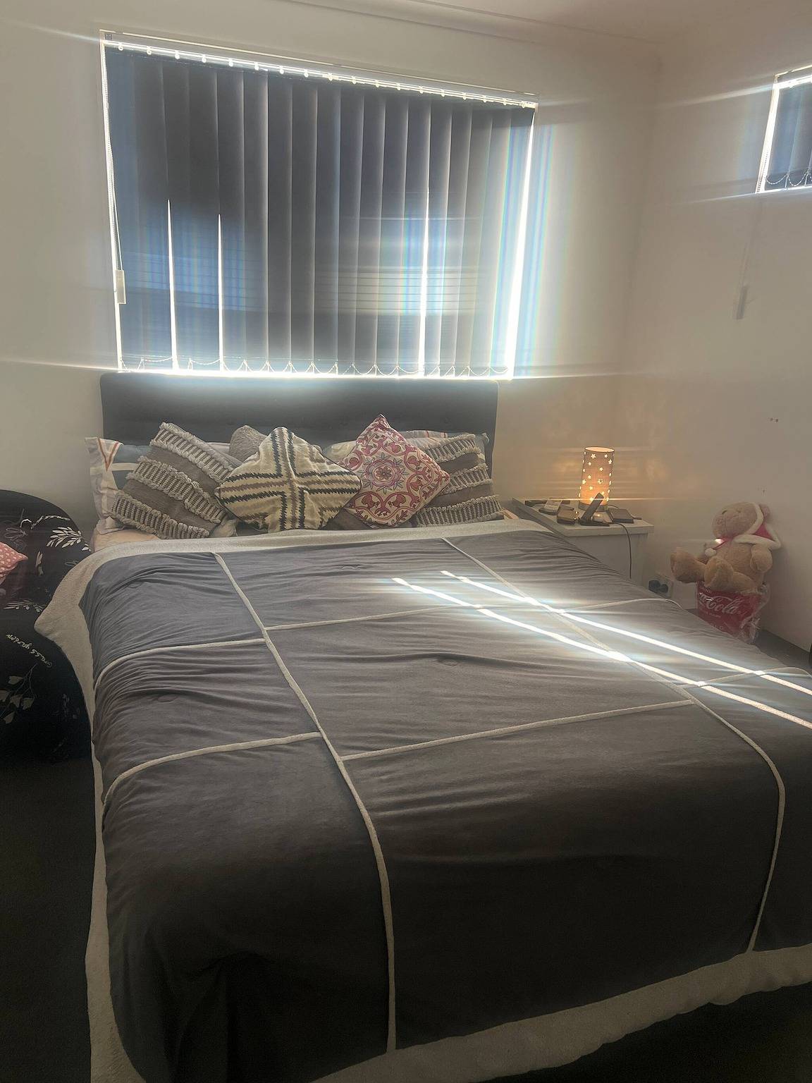 1 geräumiges Schlafzimmer in einem Haus mit 2 Schlafzimmern verfügbar in Auckland, Auckland Council