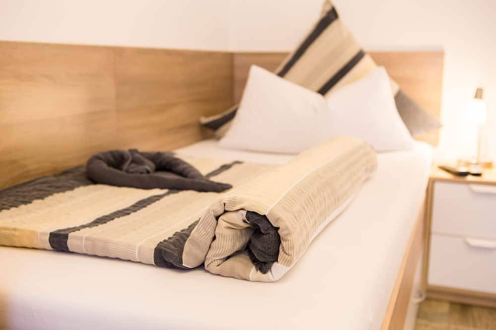 Ganze Wohnung, Steinzimmer - Kleines, modernes Einzelzimmer Nähe Musikhaus Thomann in Burgebrach, Steigerwald