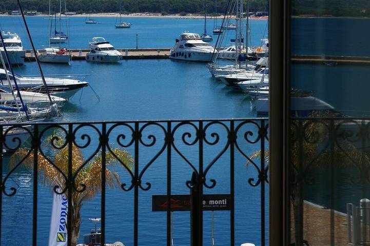 Gîte pour 3 personnes, avec balcon dans Office De Tourisme De Calvi
