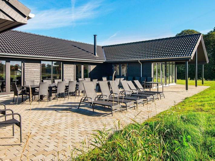 Ferienhaus für 30 Personen, mit Whirlpool und Terrasse sowie Pool und Sauna auf Als - 4