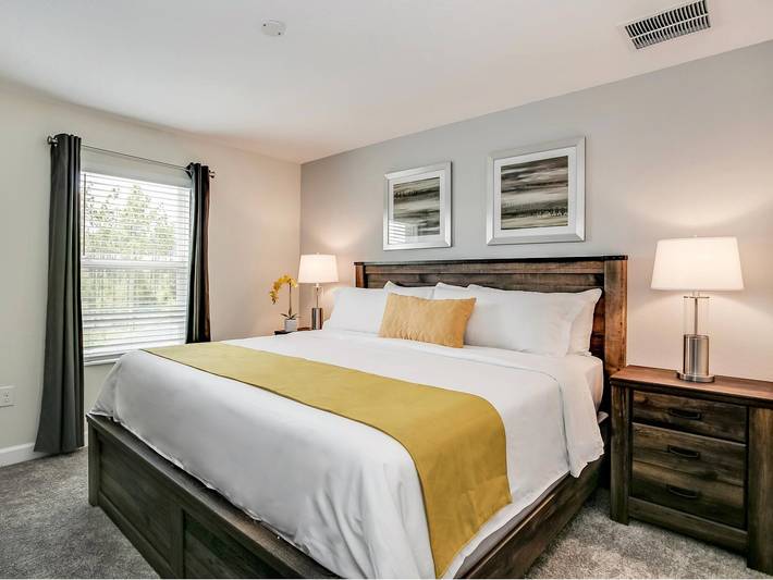 Ganze Wohnung, Geräumiges Reihenhaus mit 4 Schlafzimmern und privatem Pool in Davenport in Four Corners, Osceola County
