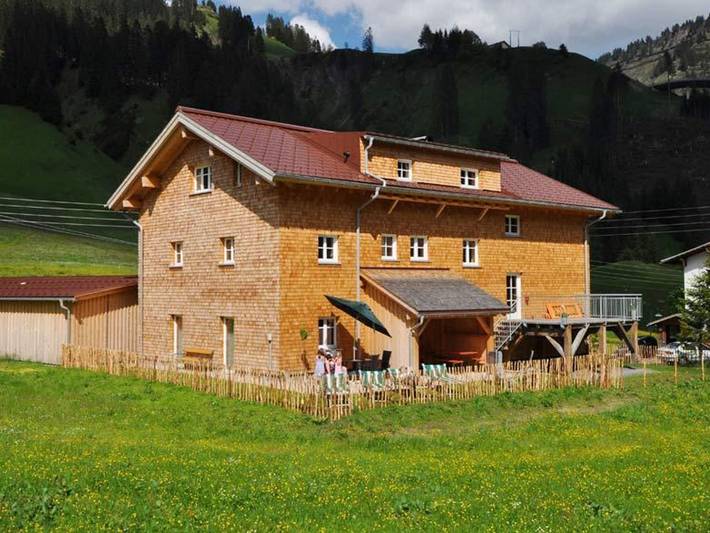 Ferienwohnung für 11 Personen, mit Terrasse und Garten in Schröcken - 3