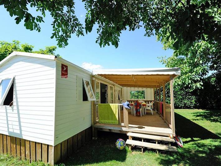 Camping Sites et Paysages - Le Ventoulou - Mobilheim 6 personen - Cottage Dordogne Tribu - 3 Zimmer mit überdachter Terrasse 18m². in Thégra, Regionaler Naturpark Causses du Quercy