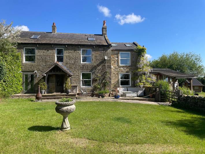 Holiday rental for 12 people, with hot tub and balcony/terrace, with pets in Nidderdale AONB