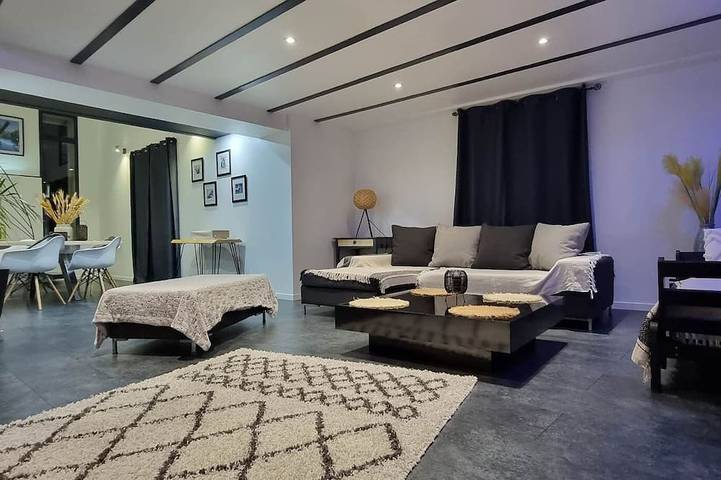 Location de vacances pour 16 personnes, avec terrasse et jardin dans Sèvremoine - 3
