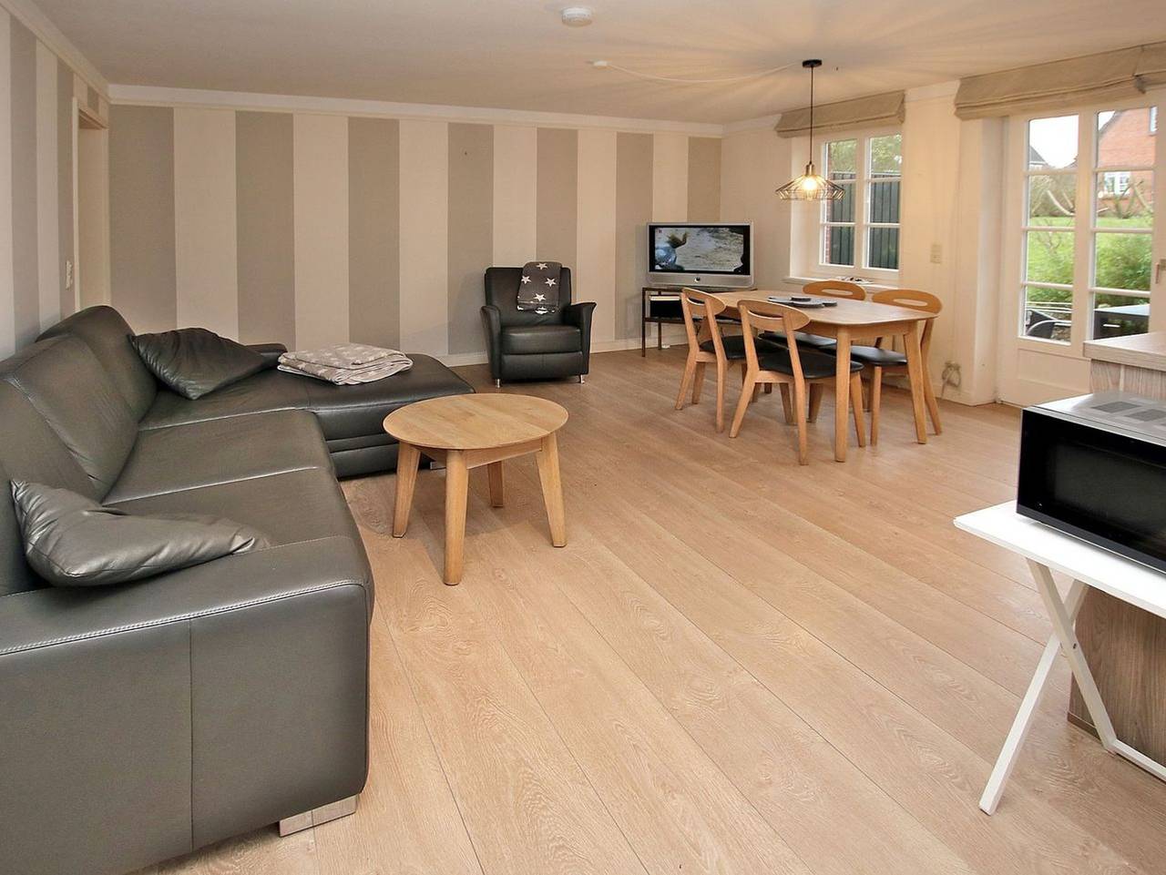 Ganze Ferienwohnung, But Dörp 3, Whg. 3 - Ferienwohnung in Wyk, mit 3- Zimmer auf ca. 45m² im Eg eines Reetdachhauses in Wyk auf Föhr (Stadt), Wyk auf Föhr