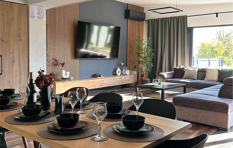 Geräumige 2-Zimmer-Wohnung mit Pool, WLAN und Parkplatz in Kapela, Bjelovar-Bilogora