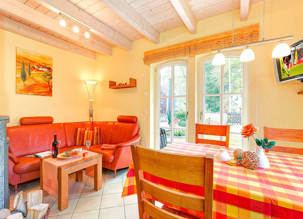 Holiday home for 4 people with garden in Ostseebad Glowe, Glowe