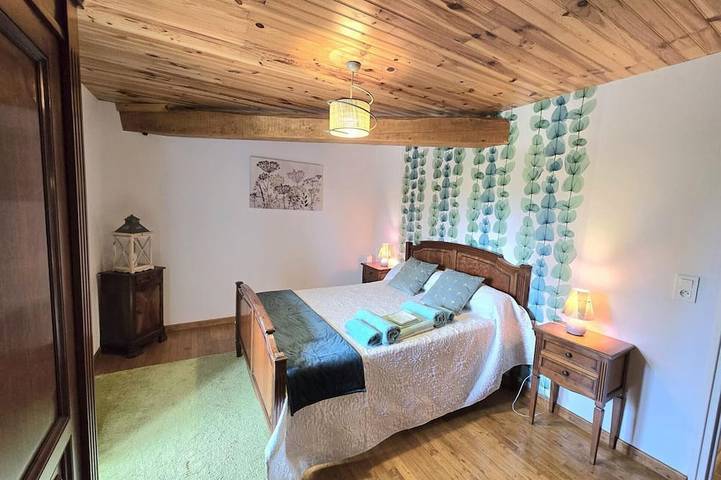 Gîte pour 10 personnes, avec jardin, animaux acceptés à Rampieux - 2