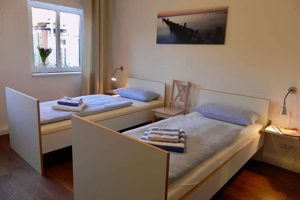 Ganze Wohnung, 2 Zimmer-Apartment \"Möttelin\" inkl. Wlan, Balkon, (Garage optional) in Ravensburg, Region Bodensee-Oberschwaben