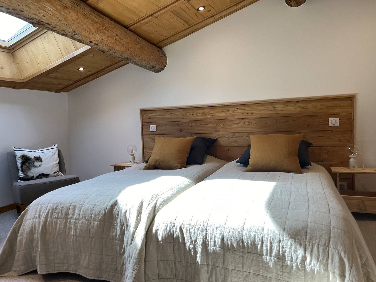 Ganze Wohnung, Zwei Etagen, voll renoviert, 85m², 8 Personen, herz des Dorfes, 2 Min. zu den Pisten, gratis Parken in La Plagne, Bellentre