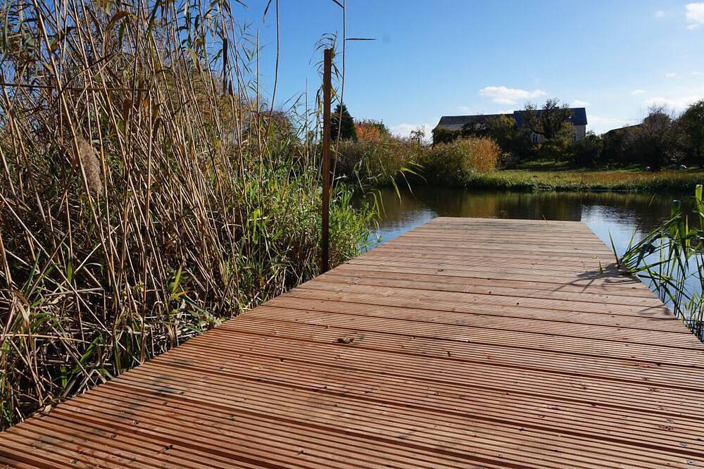 Ganze Wohnung, Fewo Eg am Fluss mit Terrasse - Eine grüne Oase in Bad Freienwalde, Barnimerland Region