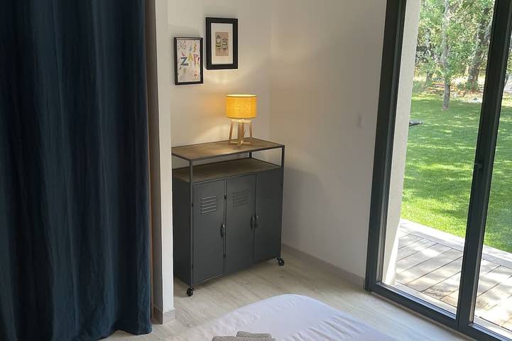 Location de vacances pour 6 personnes, avec terrasse et jardin à Saint-Siffret - 3