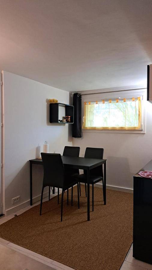 Gîte pour 3 personnes, avec jardin, animaux acceptés à Sainte-Geneviève-des-Bois - 2