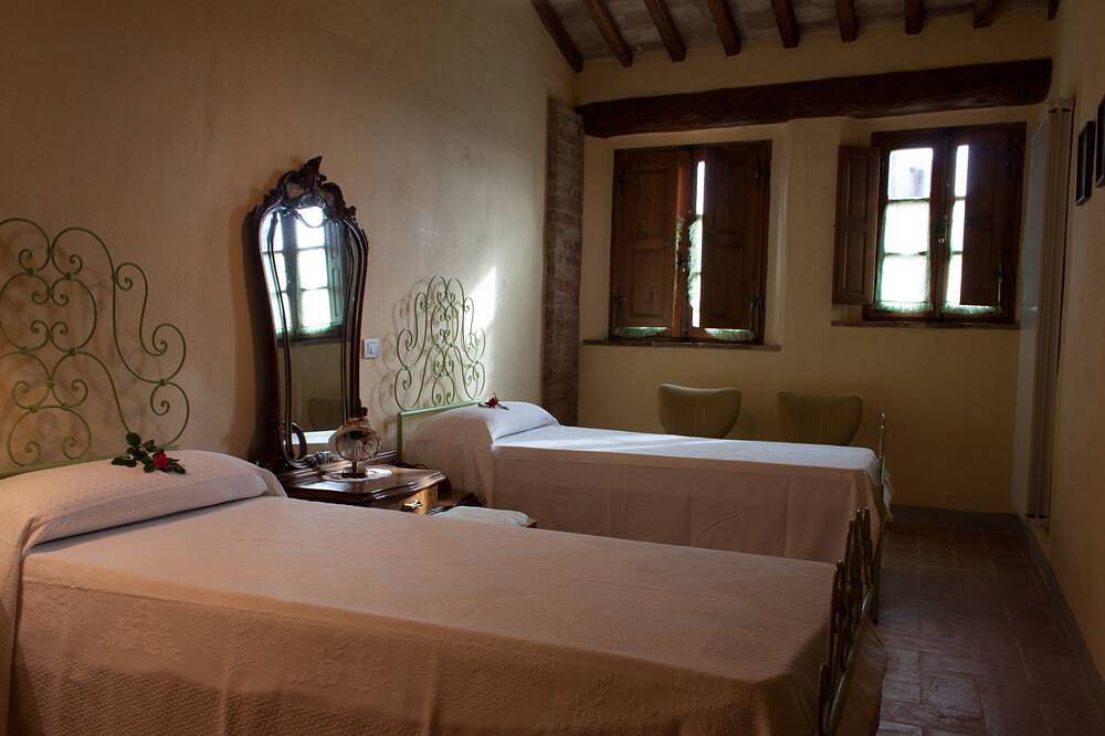 Villa toscana tra San Giovanni D'Asso e Montalcino in San Giovanni d'Asso, Montalcino