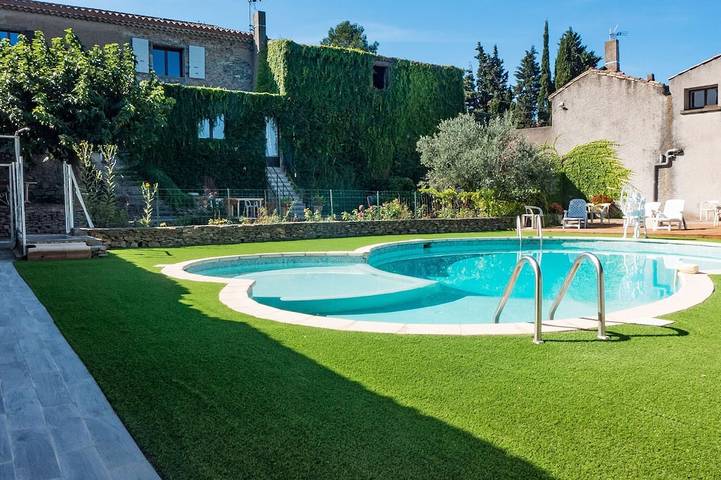Location de vacances pour 5 personnes, avec piscine ainsi que jardin et terrasse à Montbrun-des-Corbières