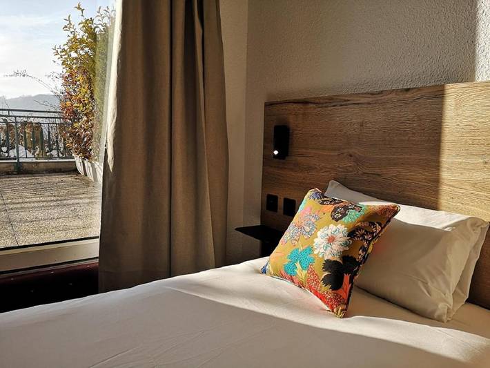 Hôtel pour 3 personnes, avec piscine ainsi que jardin et vue à Saint-Martin-d'Uriage - 4