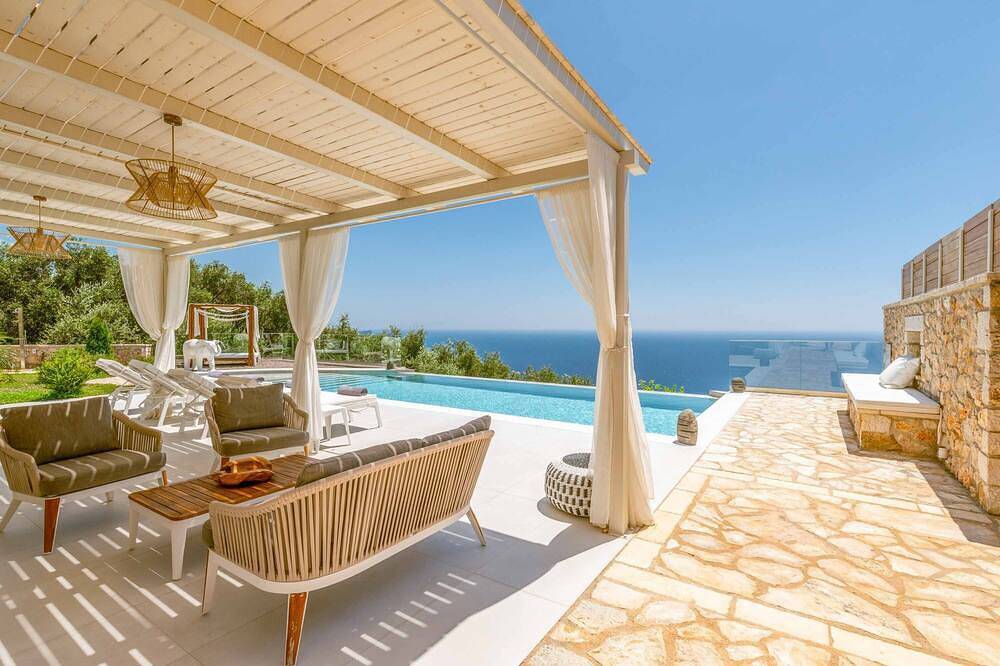 Horizon Blue Villa - Three Bedroom Villa, Sleeps 6 in Preveza perifereiakí enótita