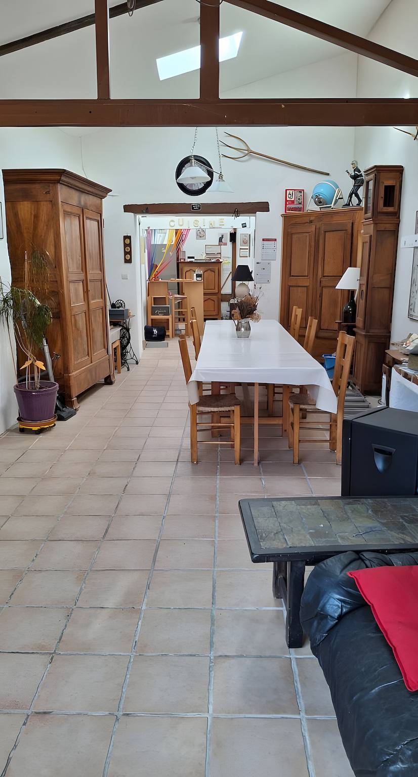 Room 'Coquelicot' with Mountain View, Shared Terrace and Wi-Fi in Montbrun-les-Bains, Nyons region