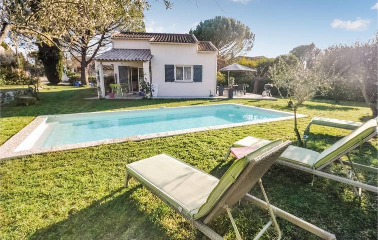 Location de vacances pour 6 personnes, avec jardin ainsi que terrasse et piscine à Peymeinade - 2