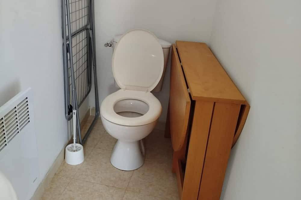 Apartamento entero, Studio in the heart of Seyne's citadel ski village and lake. in Seyne, Alpes de Alta Provenza