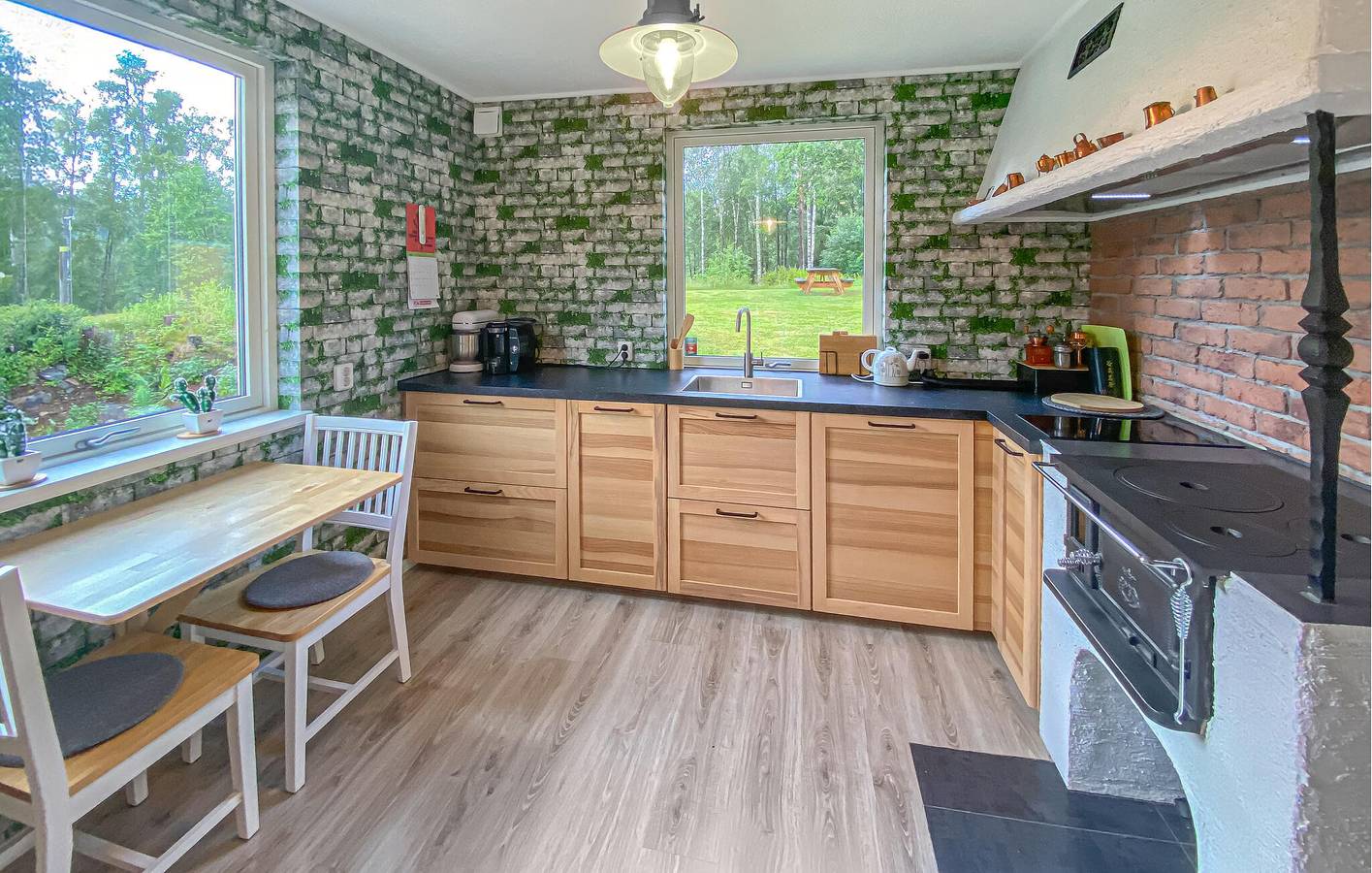 Ferienhaus für 5 Personen mit Terrasse in Sjötofta, Västergötland