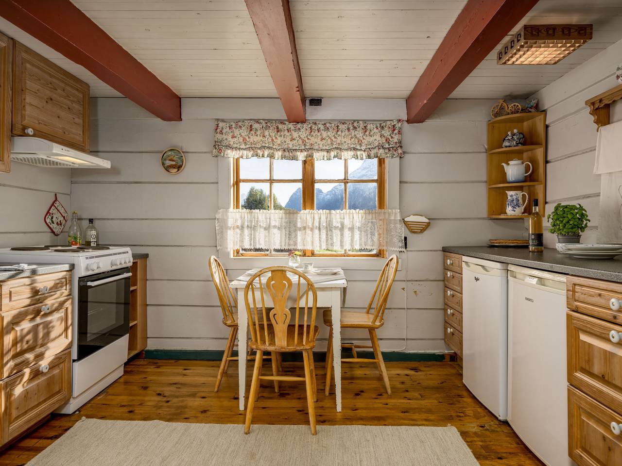 Eiketun in Olden, Oldevatnet