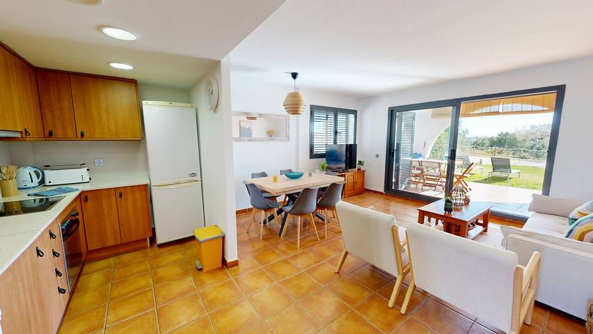 Ferienhaus für 6 Personen, mit Balkon und Whirlpool sowie Terrasse und Garten an der Costa Dorada - 2