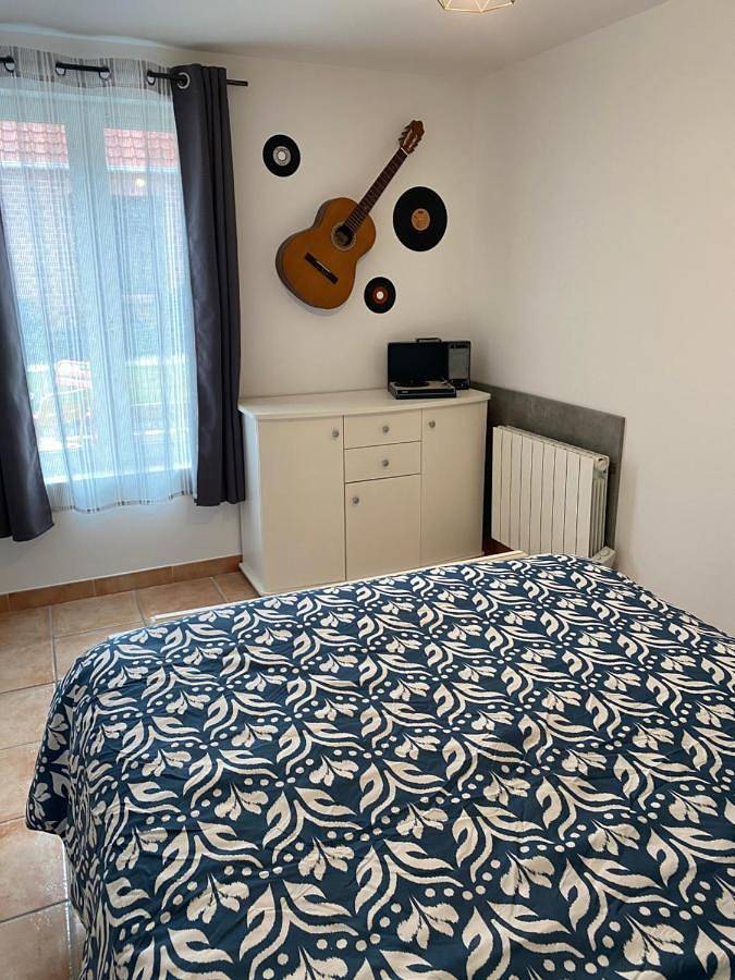 Two-Bedroom House in Drouvin-le-Marais, Région de Béthune