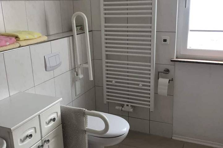Ganze Wohnung, FeWo "Reinhild",  
Vermieter: Elfriede Kaminski, Geisenheim-Marienthal in Geisenheim, Rheingau-Taunus-Kreis