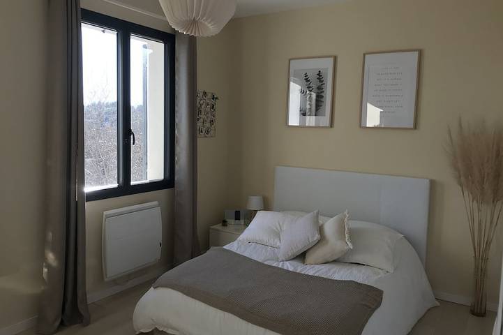 Location de vacances pour 10 personnes, avec jardin à Grans - 4