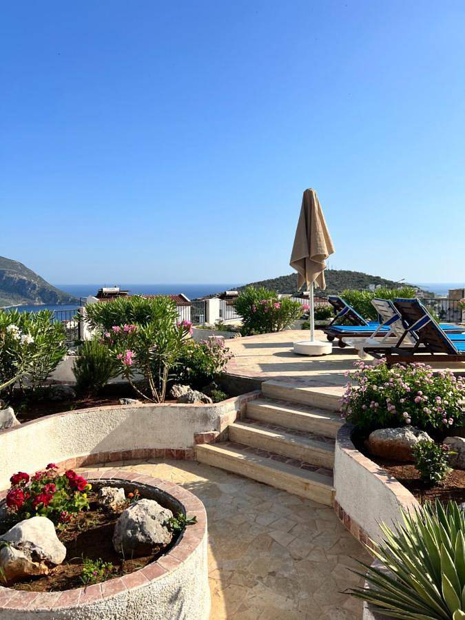 Ferienhaus für 6 Personen, mit Ausblick und Pool sowie Garten in Kalkan