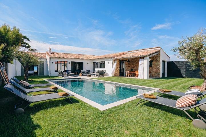 Location de vacances pour 10 personnes, avec terrasse et jardin à Saint-Clément-des-Baleines