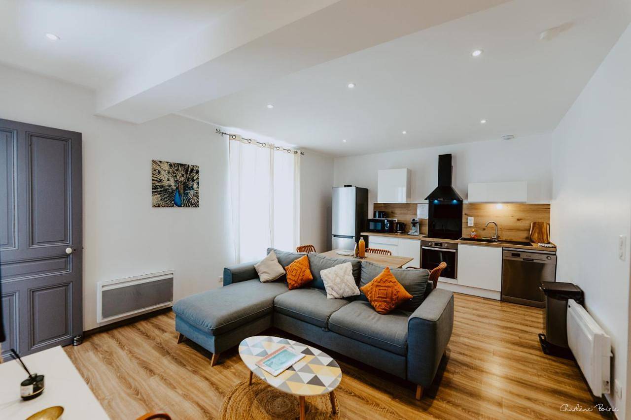 Appartement entier, Appartement face aux thermes de vals Wifi-Parking gratuit in Vals-les-Bains, Parc naturel régional des Monts d'Ardèche