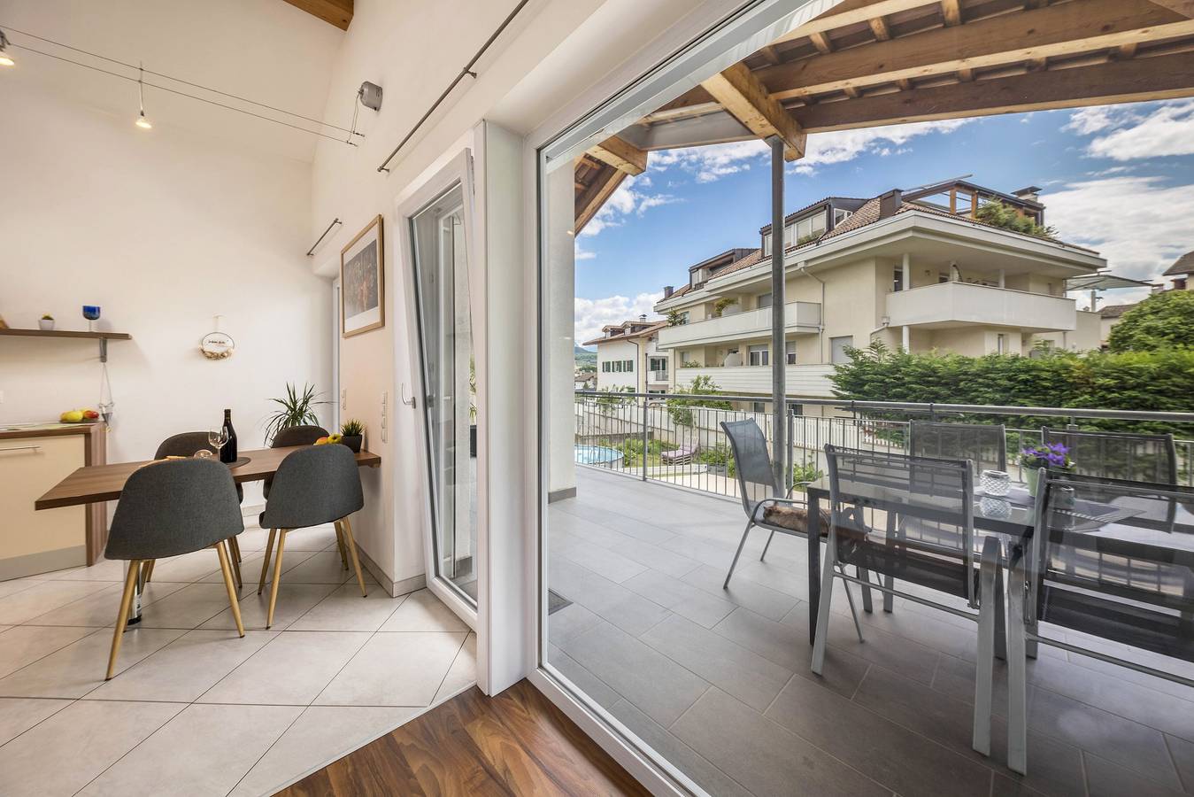 Ganze Wohnung, Ferienwohnung 'Angerblick' mit Bergblick, privater Terrasse und Wlan - Urlaub auf dem Bauernhof in St. Michael, Eppan an der Weinstraße