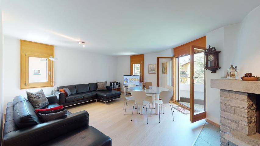 Ferienwohnung für 7 Personen, mit Balkon und Terrasse sowie Ausblick in Furtschellas
