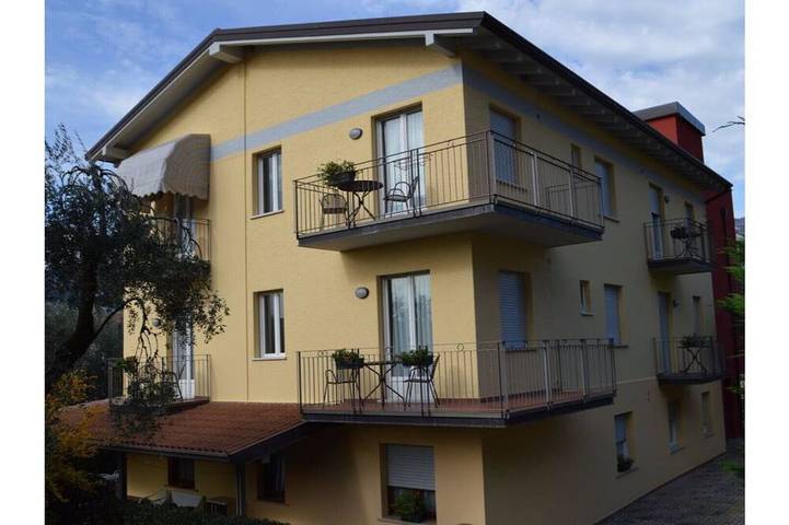 Ganze Wohnung, Residenz \"La Pergola\" zentraler Bereich, Garten, Schwimmbad, Parkplatz in spiaggia Malcesine (Malcesine), Malcesine