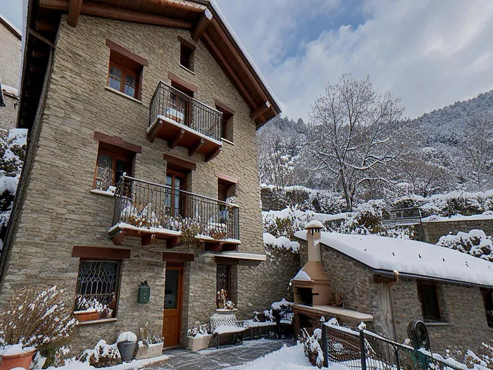 Ferienhaus für 8 Personen, mit Whirlpool und Terrasse sowie Sauna - 1