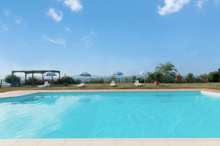 Agriturismo per 4 persone, con giardino in Valdarno