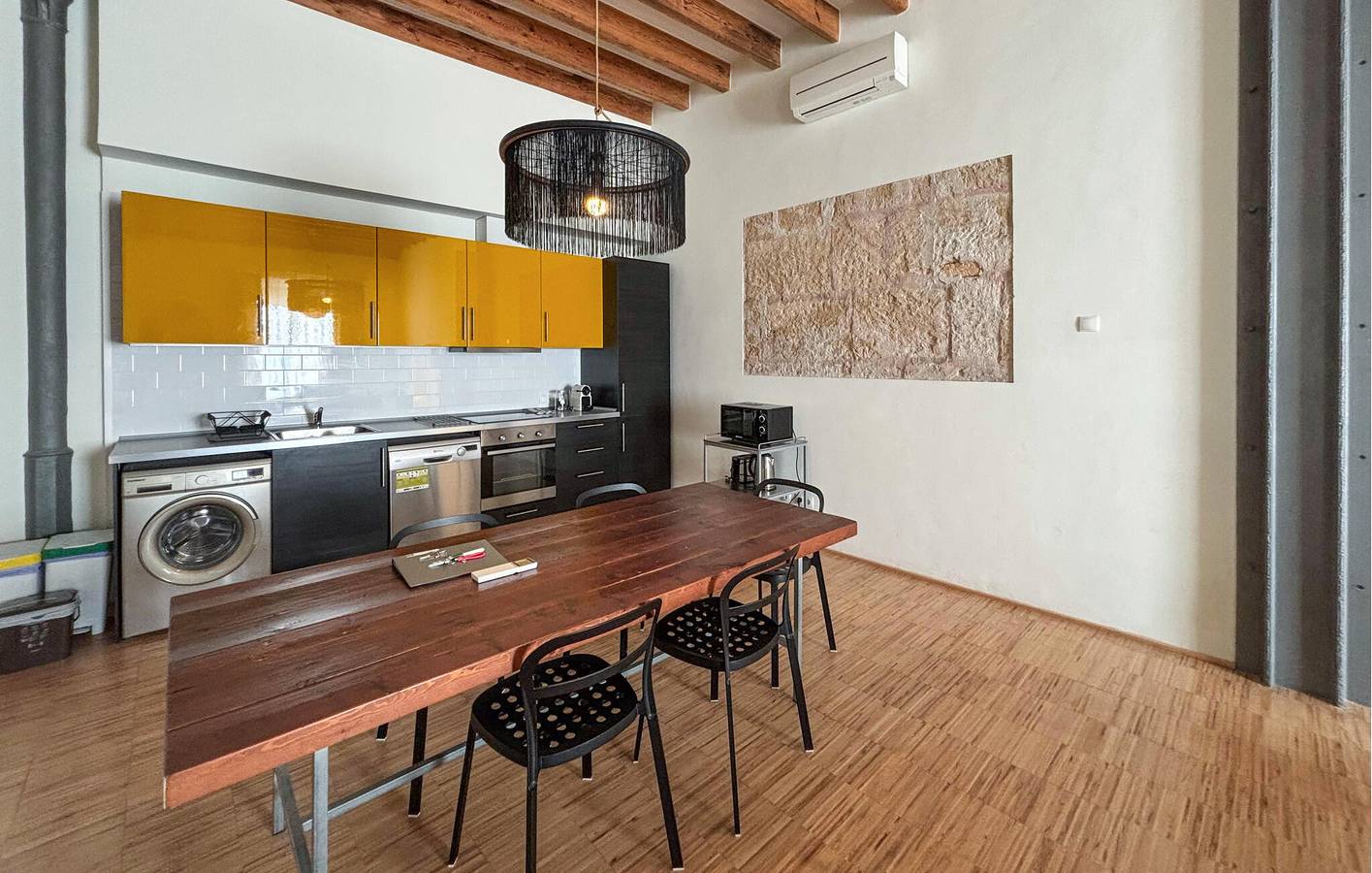 Cozy 155m² Apartment Near Na Ferradura Beach with WiFi & Parking in Capdepera, East Majorca