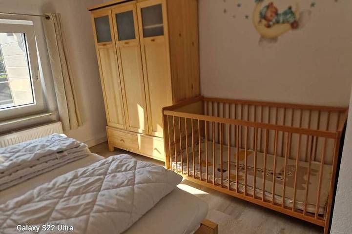 Entire apartment, Born's Cabin, North Sea Vacation Rental in Burhave at Ferienhs Schenk, accommodates up to 2 adults + a toddler in Burhave, Butjadingen