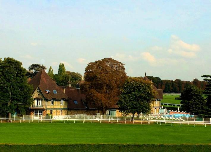Hôtel pour 4 personnes, avec piscine ainsi que jardin et sauna à Rueil-Malmaison - 3