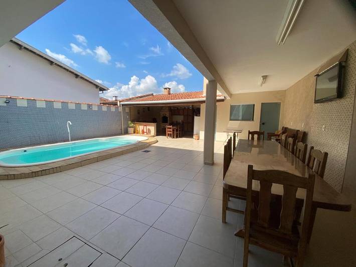 Casas e apartamentos de temporada para 9 pessoas, com piscina, com animais de estimação em Guaratinguetá