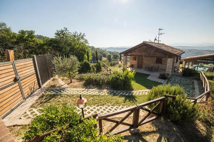 Casa vacanza per 3 persone, con piscina e panorama nonché giardino - 1