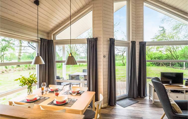 Gemütliches 1BR mit Parkplatz, Terrasse & WiFi - 1km zum Warder Beach in Krems II, Kreis Segeberg