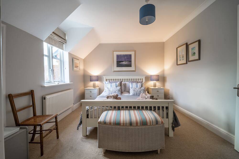 Mahonia Cottage, Burnham Market, Norfolk in Burnham Market, Norfolk Coast