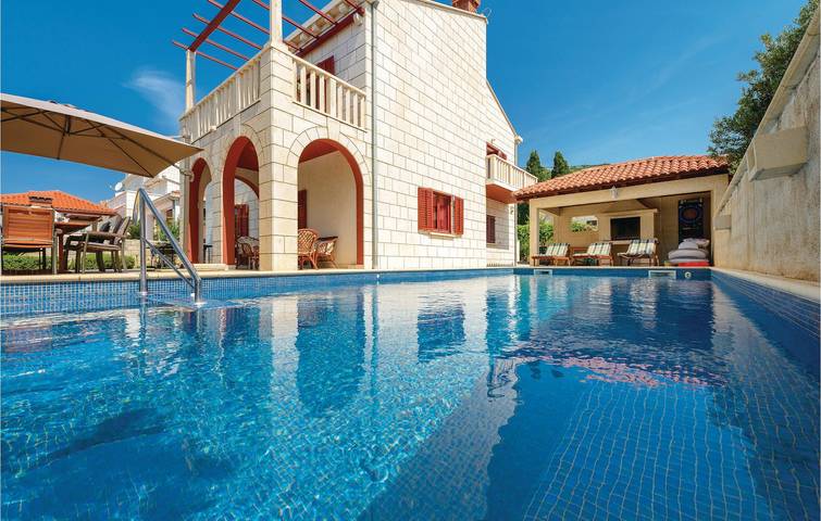 Charmantes Apartment, 1,5 km vom Strand entfernt: Gemütliches Apartment mit Pool und Terrasse in Zaton, Grad Dubrovnik