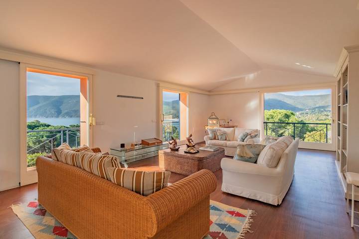 Ferienhaus für 10 Personen, mit Terrasse und Pool sowie Garten in Lacona