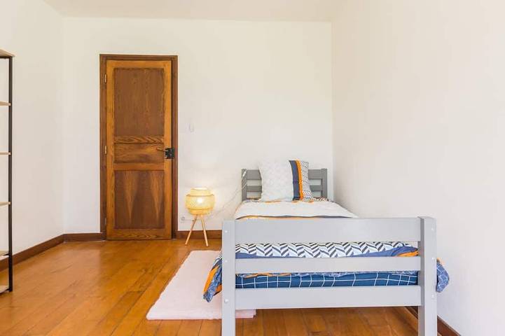 Gîte pour 6 personnes, avec jardin à Saint-Laurent-de-Terregatte - 4