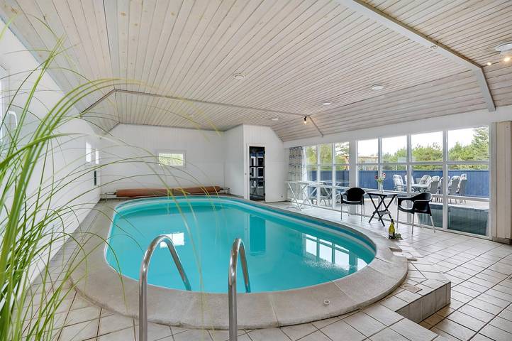 Ferienhaus für 12 Personen, mit Terrasse und Whirlpool sowie Garten und Sauna auf Rømø - 2